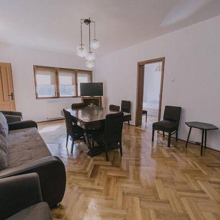 Predoi'S Place Apartment Синая Екстериор снимка